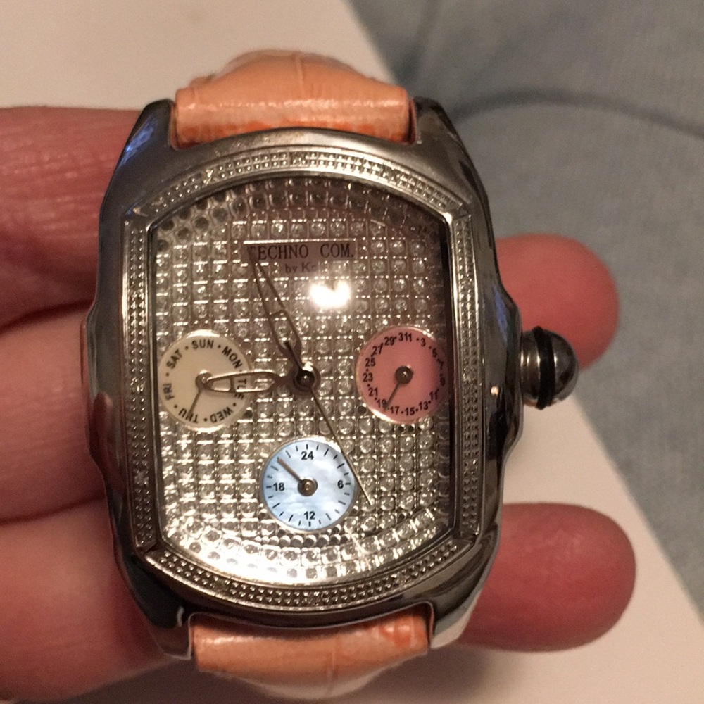 Ladies pink leather watch